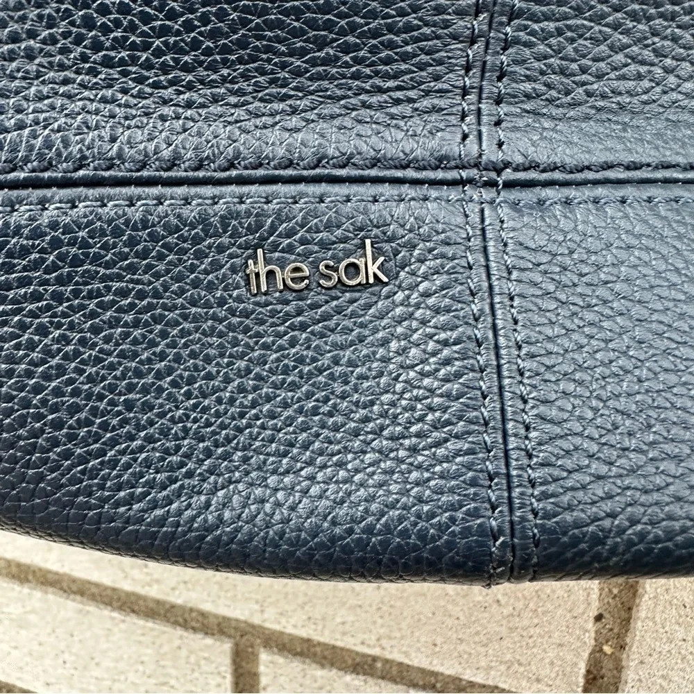 The Sak De Young Hobo Shoulder Bag Navy Blue Pebbled Leather Slouch Tote Purse